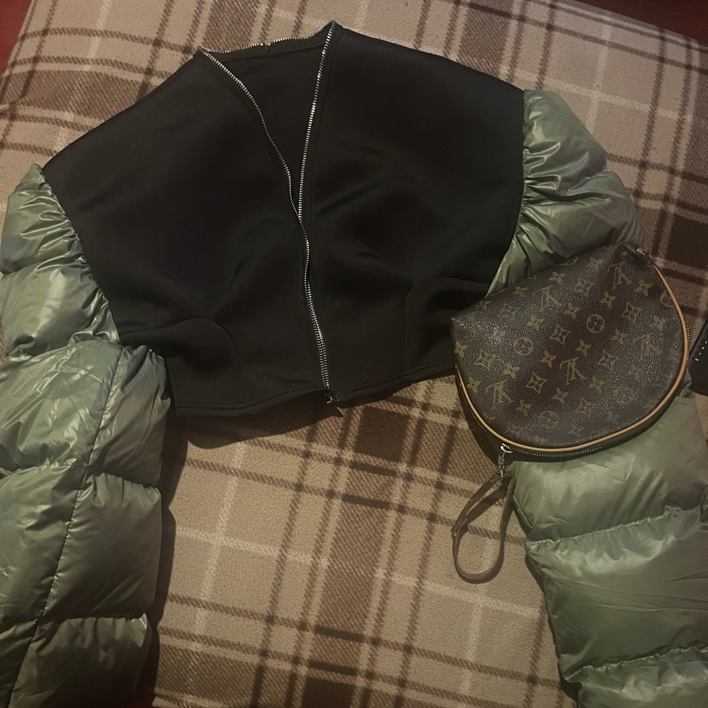 Crop jacket coat???? Lol fashion wear….